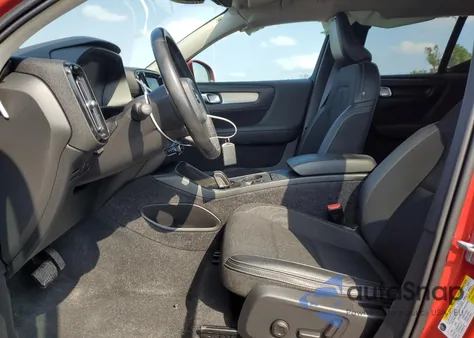 2020 Volvo Xc40 T4 Momentum z USA, uszkodzony, nr VIN YV4AC2HK1L2211114